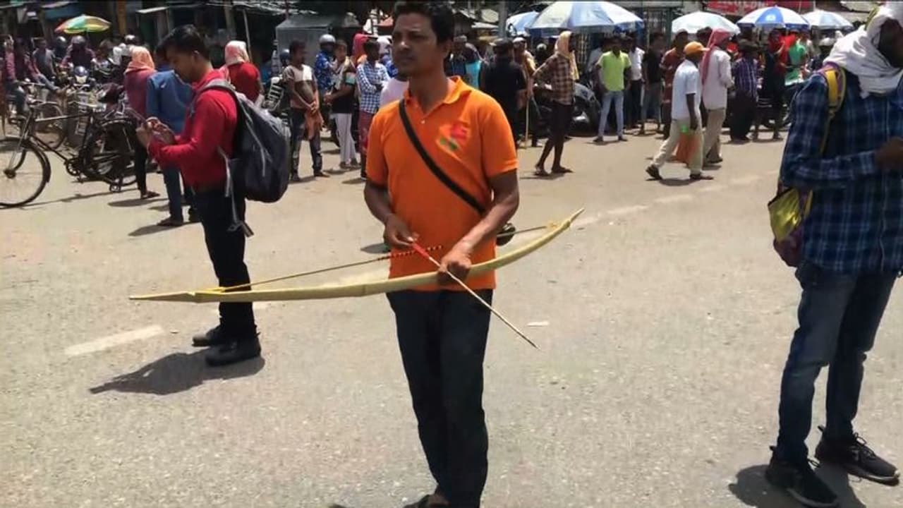 പശ്ചിമ ബംഗാളിൽ വീണ്ടും സംഘർഷം: സിപിഎം പ്രവർത്തകനടക്കം നാല് പേർ കൊല്ലപ്പെട്ടു പശ്ചിമ ബംഗാളിൽ വീണ്ടും സംഘർഷം: സിപിഎം പ്രവർത്തകനടക്കം നാല് പേർ കൊല്ലപ്പെട്ടു