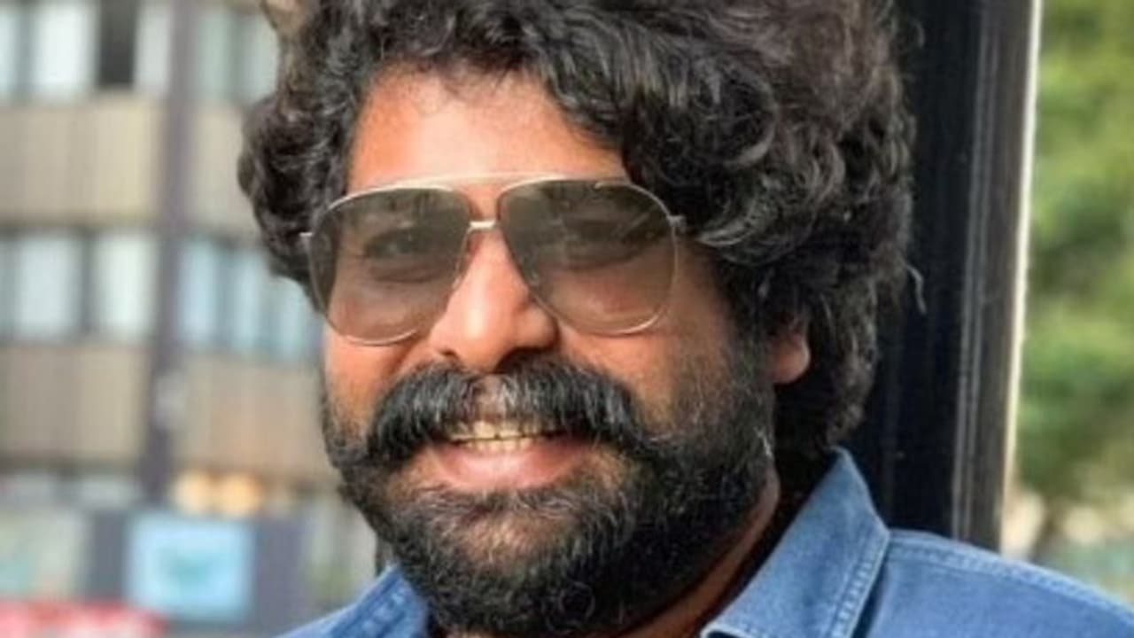 'ഇങ്ങനെ മെലിഞ്ഞത് എങ്ങനെ?', ജോജുവിന്റെ ഫോട്ടോ കണ്ട് അമ്പരന്ന് ആരാധകര് 'ഇങ്ങനെ മെലിഞ്ഞത് എങ്ങനെ?', ജോജുവിന്റെ ഫോട്ടോ കണ്ട് അമ്പരന്ന് ആരാധകര്