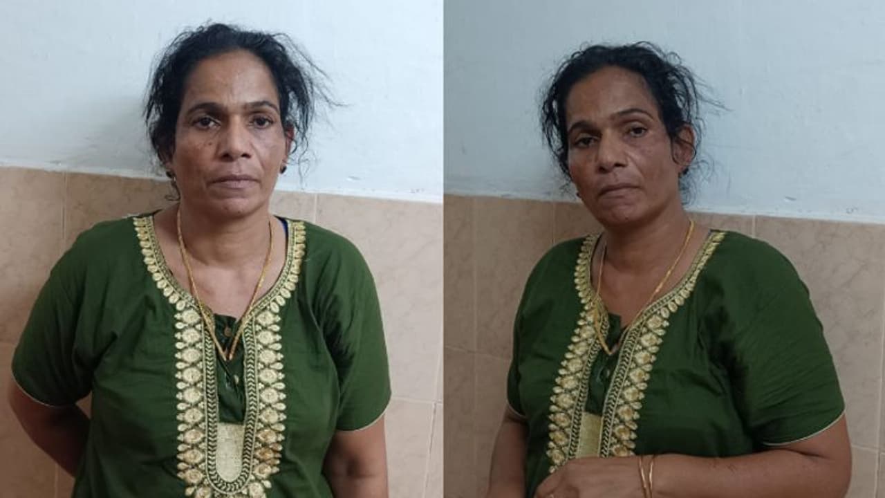 കവർച്ച, തട്ടിപ്പ്, 35 കേസുകളിൽ പ്രതി; കുപ്രസിദ്ധ കുറ്റവാളി 'പൂമ്പാറ്റ സിനി'യെ കാപ്പ ചുമത്തി ജയിലിലാക്കി കവർച്ച, തട്ടിപ്പ്, 35 കേസുകളിൽ പ്രതി; കുപ്രസിദ്ധ കുറ്റവാളി 'പൂമ്പാറ്റ സിനി'യെ കാപ്പ ചുമത്തി ജയിലിലാക്കി