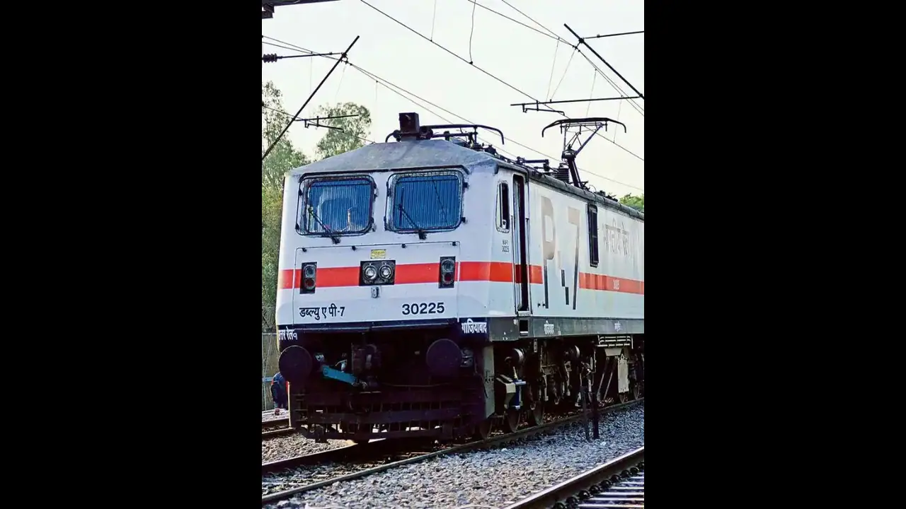 8 ரயில்களில் 2ஆம் வகுப்பு பெட்டிகளைக் குறைத்து ஏசி பெட்டிகளை சேர்க்கும் தெற்கு ரயில்வே!