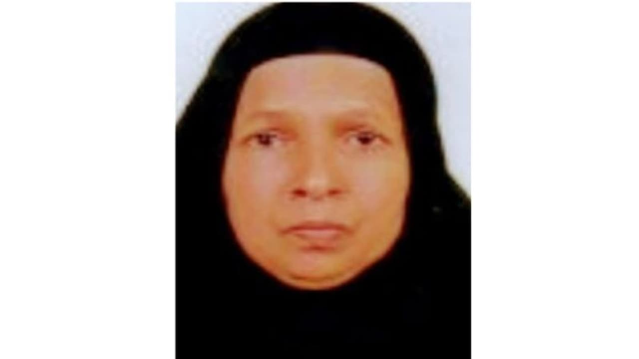 ഹജ്ജ് കര്മം നിര്വഹിക്കാന് മക്കയിലെത്തിയ മലയാളി തീര്ത്ഥാടക ഹൃദയാഘാതം മൂലം മരിച്ചു ഹജ്ജ് കര്മം നിര്വഹിക്കാന് മക്കയിലെത്തിയ മലയാളി തീര്ത്ഥാടക ഹൃദയാഘാതം മൂലം മരിച്ചു