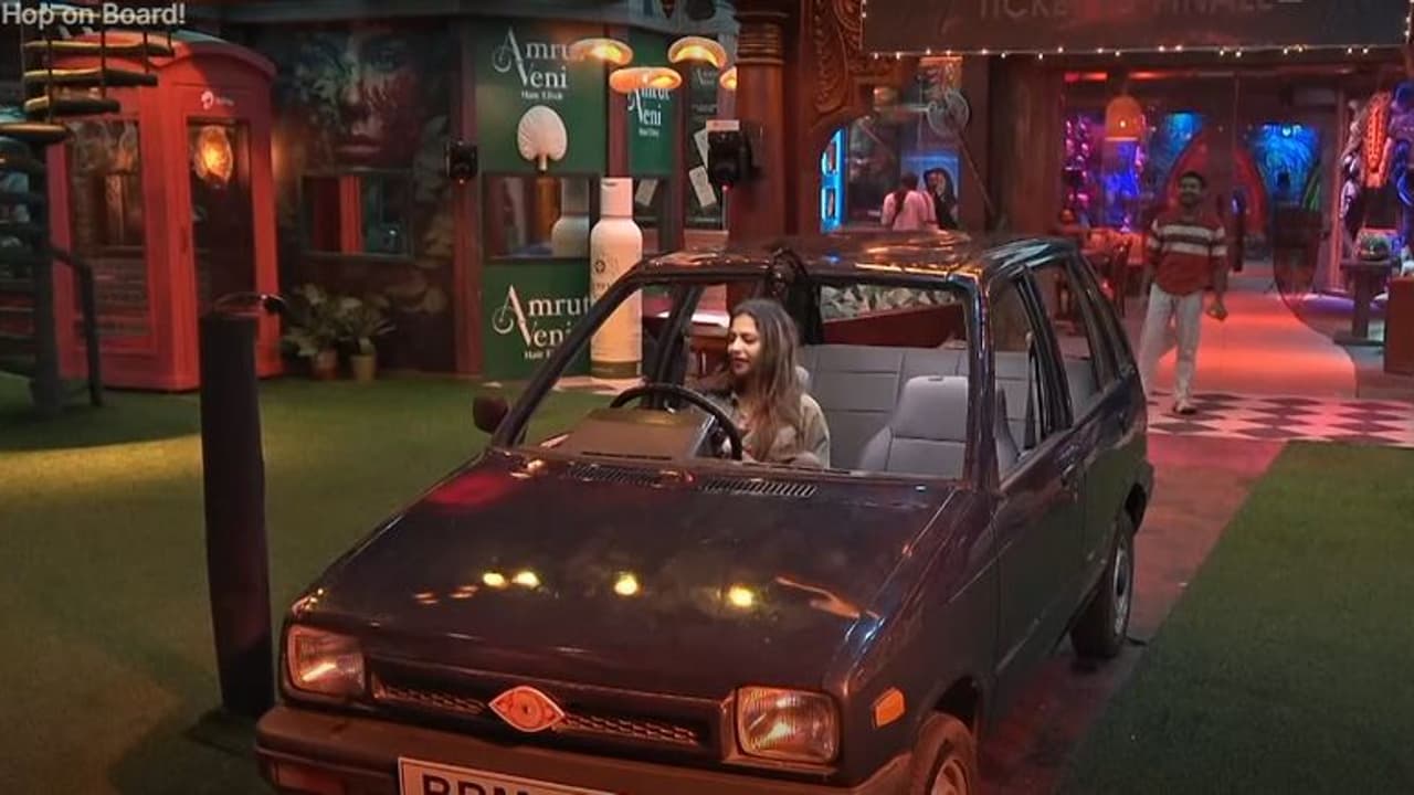 "എന്ത് ഷോ ഓഫ് ആണ്" : വിജയിച്ചിട്ടും കാര്‍ വിട്ടിറങ്ങാതെ ശോഭ; ഒടുവില്‍ ബിഗ്ബോസിന് പോലും പറയേണ്ടി വന്നു