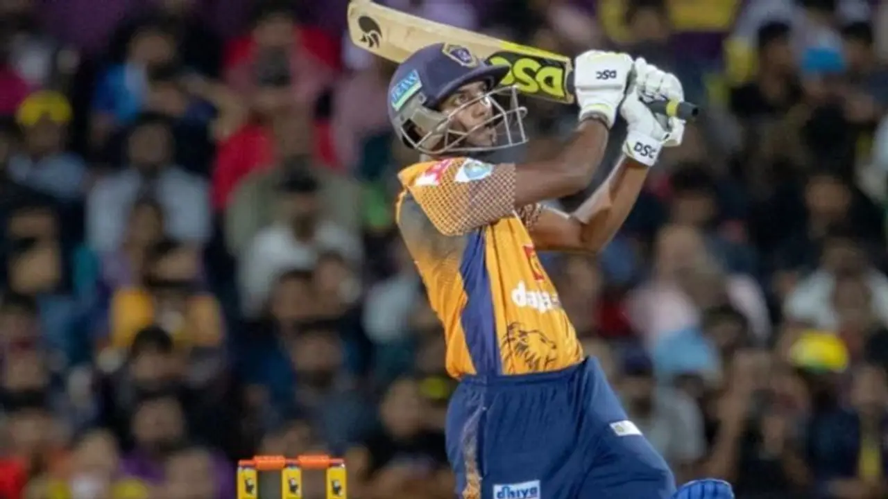 112 அடிச்சு கொடுத்த அஜிதேஷ் குருசுவாமி: வின்னிங் ஷாட் கொடுத்த பொய்யாமொழி: த்ரில் வெற்றி பெற்ற நெல்லை! 112 அடிச்சு கொடுத்த அஜிதேஷ் குருசுவாமி: வின்னிங் ஷாட் கொடுத்த பொய்யாமொழி: த்ரில் வெற்றி பெற்ற நெல்லை!