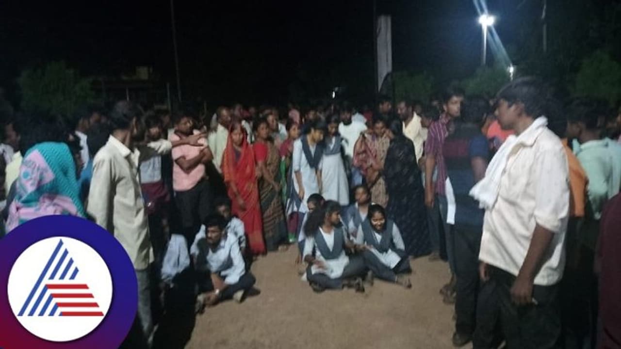 ಶಾಲಾ ಬಸ್ನ್ನು ಅಡಗಟ್ಟಿ ಬಾಲಕಿಯರ ಮೇಲೆ ಹಲ್ಲೆ: ನಾಲ್ವರ ಬಂಧನ ಶಾಲಾ ಬಸ್ನ್ನು ಅಡಗಟ್ಟಿ ಬಾಲಕಿಯರ ಮೇಲೆ ಹಲ್ಲೆ: ನಾಲ್ವರ ಬಂಧನ