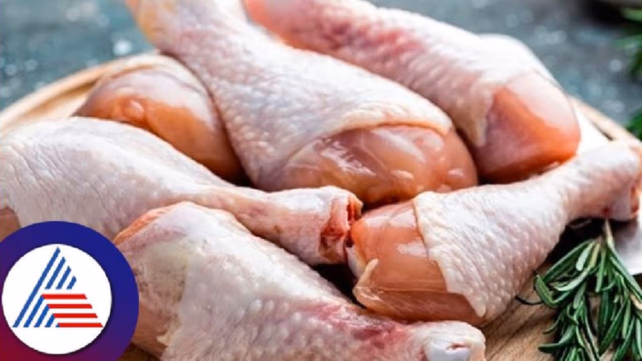 ಉಡುಪಿ: ಗ್ರಾಹಕರಿಗೆ ತಟ್ಟಿದ ಕೋಳಿ ಮಾಂಸ, ಮೊಟ್ಟೆಬೆಲೆ ಏರಿಕೆ ಬಿಸಿ! ಉಡುಪಿ: ಗ್ರಾಹಕರಿಗೆ ತಟ್ಟಿದ ಕೋಳಿ ಮಾಂಸ, ಮೊಟ್ಟೆಬೆಲೆ ಏರಿಕೆ ಬಿಸಿ!