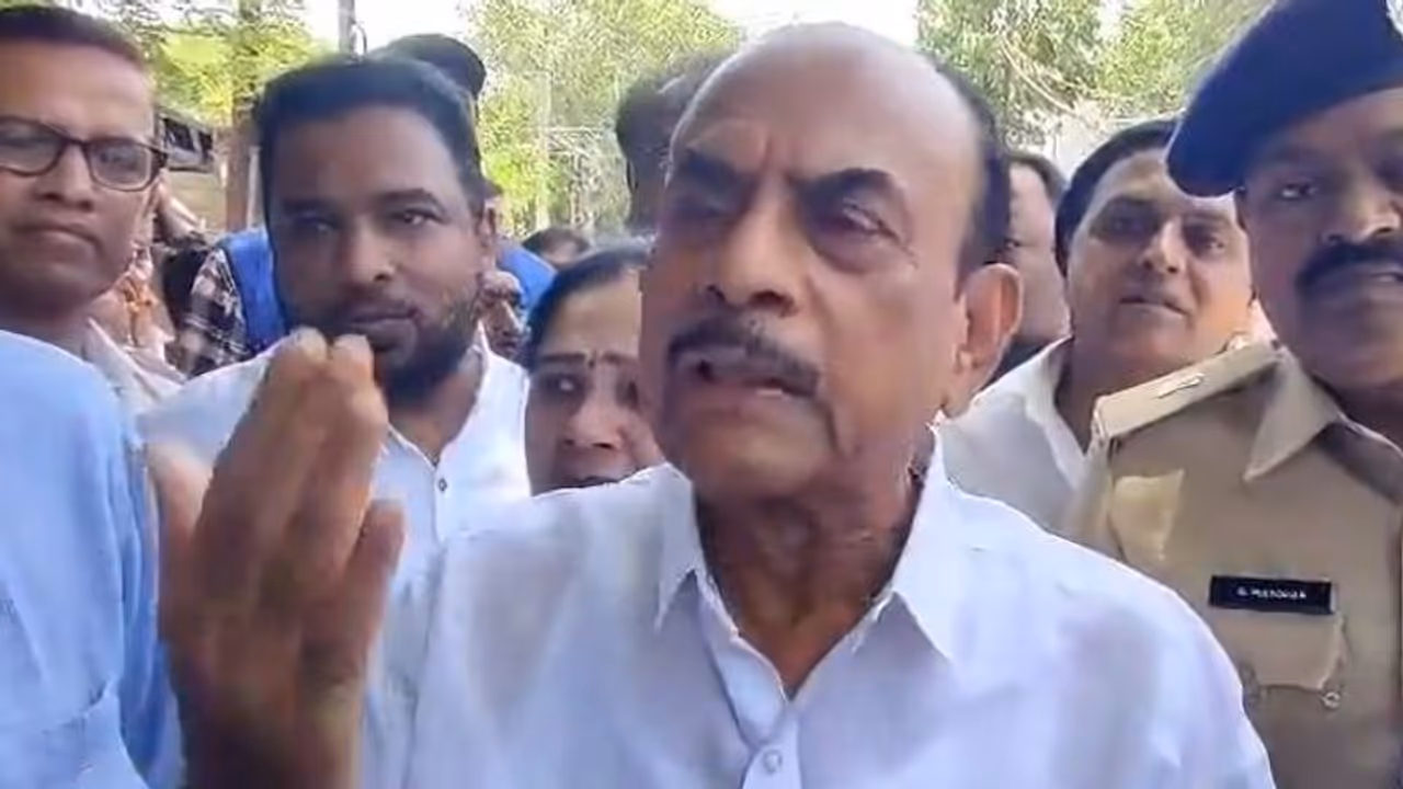 Problem arises when women wear small clothes: Telangana Home Minister (WATCH) Problem arises when women wear small clothes: Telangana Home Minister (WATCH)