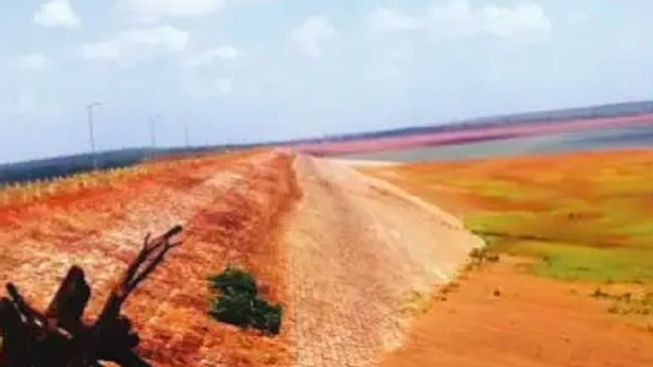 ಬೆಳಗಾವಿ: ನೀರಿಲ್ಲದೇ ಪಾತಾಳ ಕಂಡ ಹಿಡಕಲ್ ಅಣೆಕಟ್ಟು..! ಬೆಳಗಾವಿ: ನೀರಿಲ್ಲದೇ ಪಾತಾಳ ಕಂಡ ಹಿಡಕಲ್ ಅಣೆಕಟ್ಟು..!