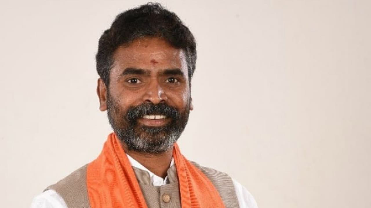 3 ಬಾರಿ ನಾಮಪತ್ರ, ಕಾಂಗ್ರೆಸ್ ಅಭ್ಯರ್ಥಿಗೆ 3 ನಾಮ ಖಚಿತ: ಸಂಸದ ಮುನಿಸ್ವಾಮಿ 