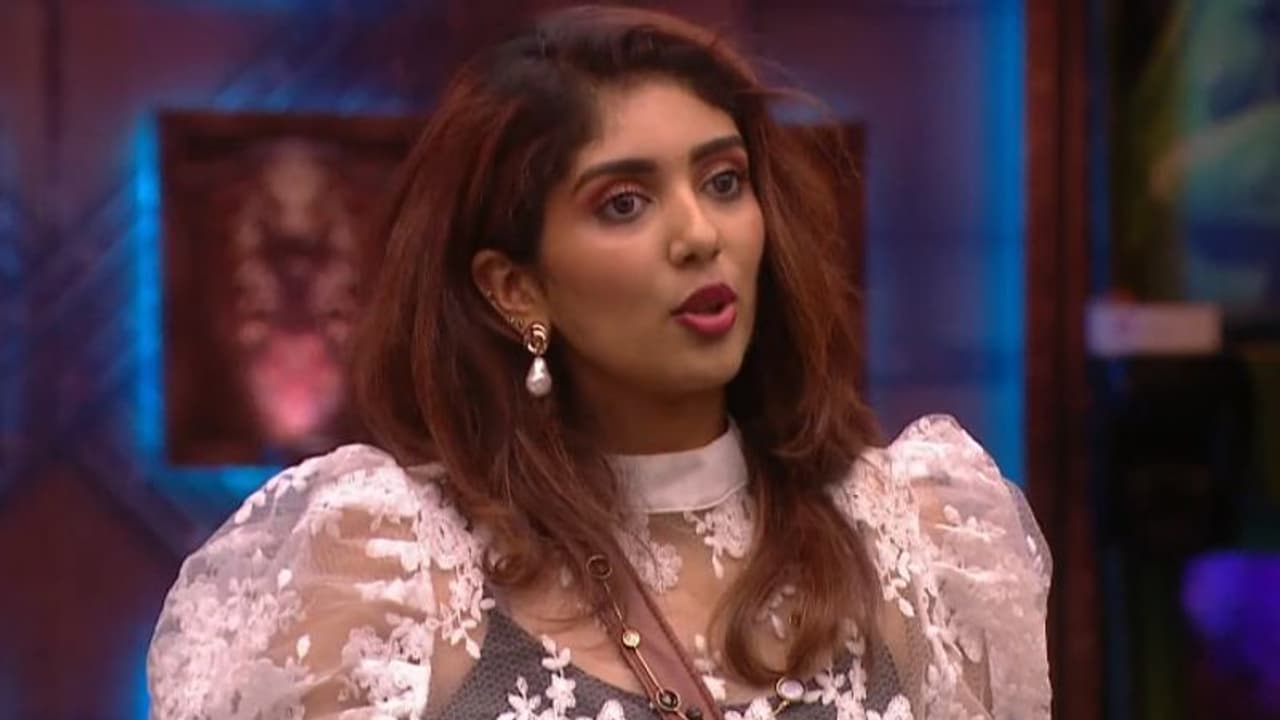 'സീക്രട്ട് റൂമില്നിന്ന് കണ്ട കാര്യങ്ങള് വെളിപ്പെടുത്തിയതെന്തിന്?', സെറീന മോഹൻലാലിനോട് വ്യക്തമാക്കിയത് 'സീക്രട്ട് റൂമില്നിന്ന് കണ്ട കാര്യങ്ങള് വെളിപ്പെടുത്തിയതെന്തിന്?', സെറീന മോഹൻലാലിനോട് വ്യക്തമാക്കിയത്