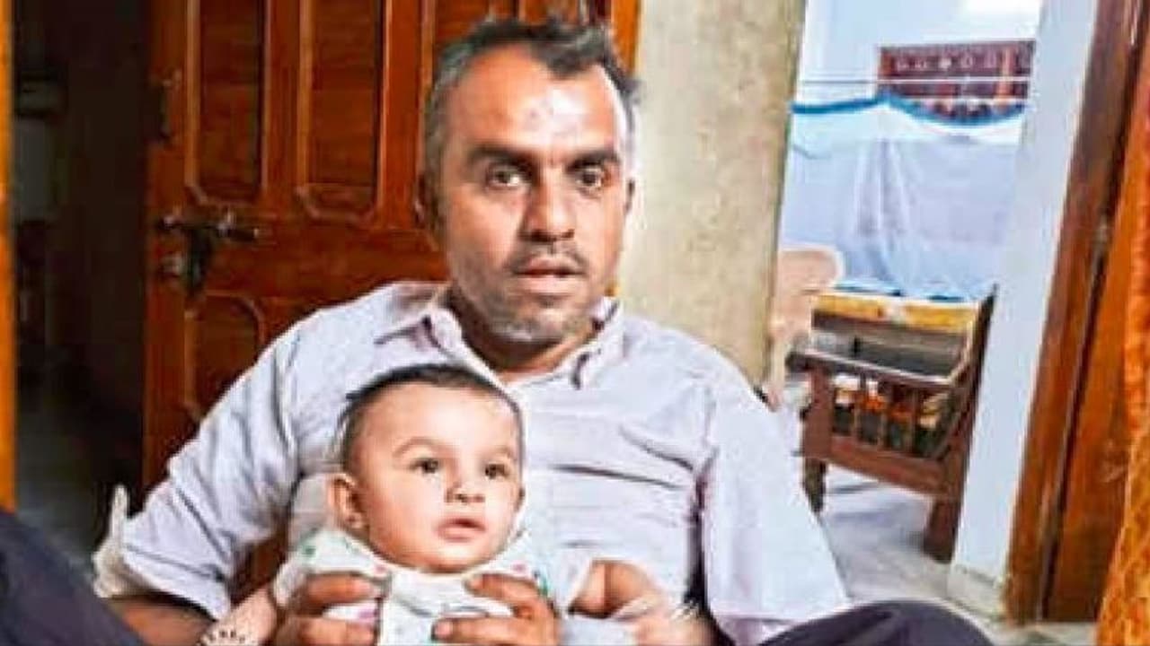 ಅಪ್ಪಂದಿರ ದಿನ: ಅಮ್ಮನಿಲ್ಲದೇ ಅವಳಿ ಮಕ್ಕಳಿಗೆ ಅಪ್ಪನಾದ ಅವಿವಾಹಿತ ಯುವಕನ ಕತೆ ಅಪ್ಪಂದಿರ ದಿನ: ಅಮ್ಮನಿಲ್ಲದೇ ಅವಳಿ ಮಕ್ಕಳಿಗೆ ಅಪ್ಪನಾದ ಅವಿವಾಹಿತ ಯುವಕನ ಕತೆ