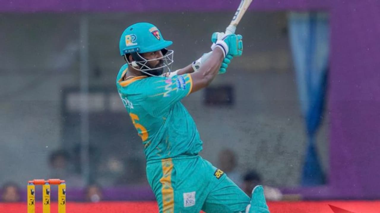 மணி பாரதி எடுத்த 40: பா11சி திருச்சி 139 ரன்கள் குவிப்பு! மணி பாரதி எடுத்த 40: பா11சி திருச்சி 139 ரன்கள் குவிப்பு!