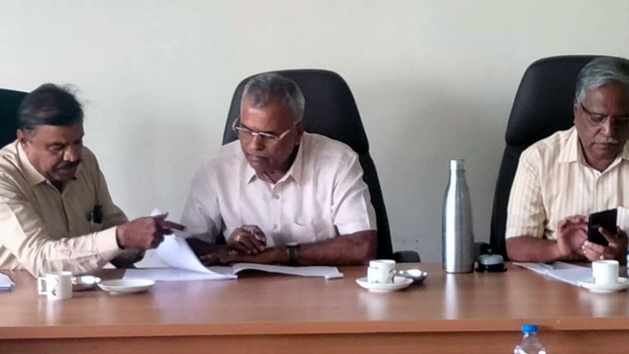 ನನಗೆ ತಿಳಿಸದೆ ಯಾವುದೇ ಕಾರ್ಯ ಆರಂಭಿಸಬೇಡಿ: ಶಾಸಕ ಕೆ.ವೈ.ನಂಜೇಗೌಡ