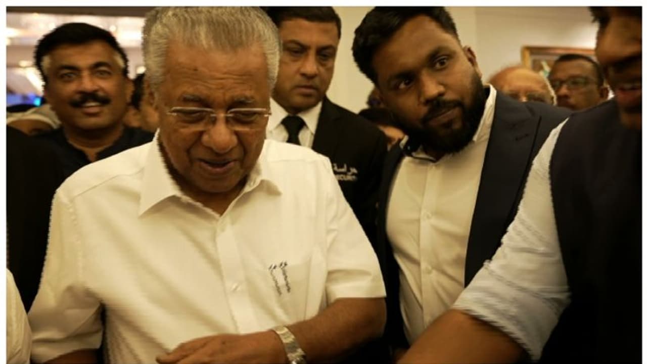 മാധ്യമ വേട്ടയിൽ മൗനം തുടര്ന്ന് മുഖ്യമന്ത്രി; മാധ്യമപ്രവര്ത്തകര്ക്കെതിരായ കേസുകളില് ഇന്നും പ്രതികരണമില്ല മാധ്യമ വേട്ടയിൽ മൗനം തുടര്ന്ന് മുഖ്യമന്ത്രി; മാധ്യമപ്രവര്ത്തകര്ക്കെതിരായ കേസുകളില് ഇന്നും പ്രതികരണമില്ല