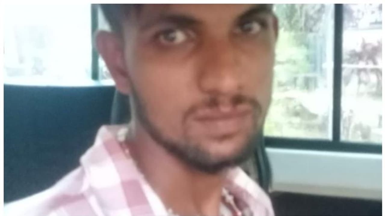 പ്ലസ് ടു വിദ്യാര്ത്ഥിനിയെ പീഡിപ്പിച്ച് ഗര്ഭിണിയാക്കിയ യുവാവ് പിടിയിൽ പ്ലസ് ടു വിദ്യാര്ത്ഥിനിയെ പീഡിപ്പിച്ച് ഗര്ഭിണിയാക്കിയ യുവാവ് പിടിയിൽ