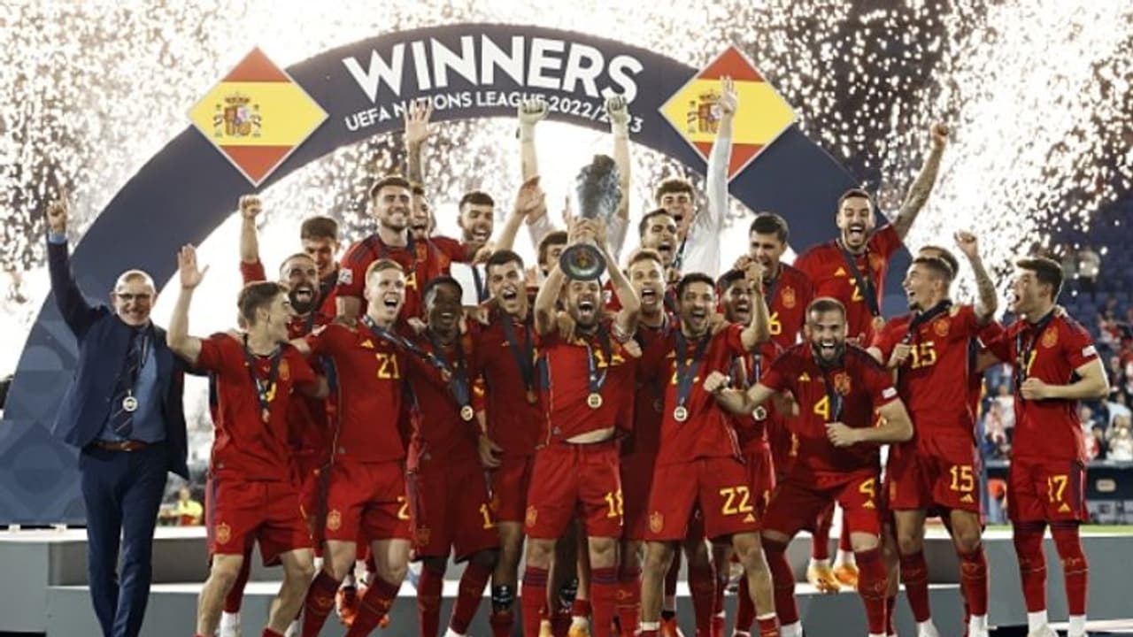 യുവേഫ നാഷന്സ് ലീഗില് വീണ്ടും മോഡ്രിച്ചിന്റെ കണ്ണീര്, ക്രൊയേഷ്യയെ വീഴ്ത്തി സ്പെയിനിന് കിരീടം യുവേഫ നാഷന്സ് ലീഗില് വീണ്ടും മോഡ്രിച്ചിന്റെ കണ്ണീര്, ക്രൊയേഷ്യയെ വീഴ്ത്തി സ്പെയിനിന് കിരീടം