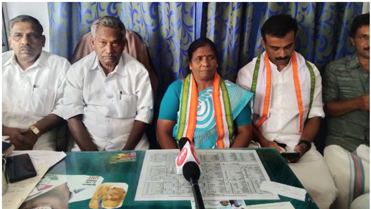 സിപിഐ അംഗങ്ങൾ കോൺഗ്രസിലേക്ക്; ബ്ലോക്ക് പഞ്ചായത്തിലും എൽഡിഎഫിന് ഭരണം നഷ്ടമാകും സിപിഐ അംഗങ്ങൾ കോൺഗ്രസിലേക്ക്; ബ്ലോക്ക് പഞ്ചായത്തിലും എൽഡിഎഫിന് ഭരണം നഷ്ടമാകും