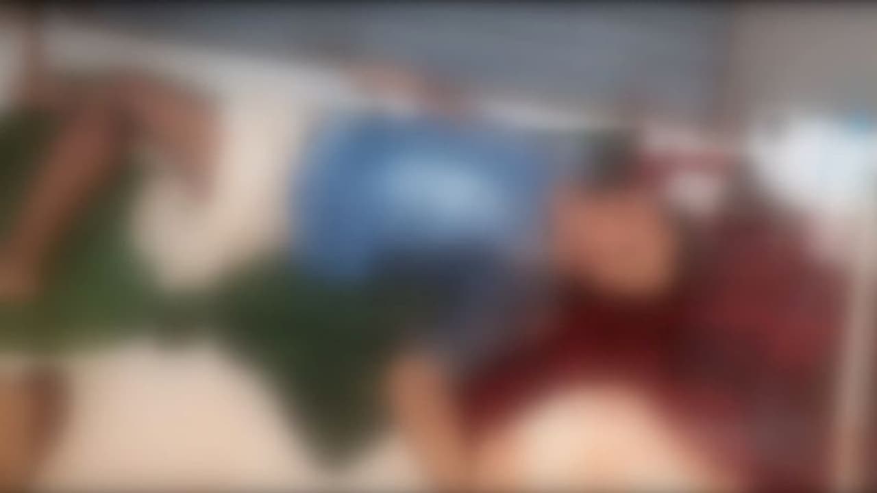 ജാമ്യത്തിലിറങ്ങി സ്റ്റേഷനില് ഒപ്പുവയ്ക്കാനെത്തിയ കൊലക്കേസ് പ്രതിയെ പട്ടാപ്പകല് വെട്ടിക്കൊന്നു ജാമ്യത്തിലിറങ്ങി സ്റ്റേഷനില് ഒപ്പുവയ്ക്കാനെത്തിയ കൊലക്കേസ് പ്രതിയെ പട്ടാപ്പകല് വെട്ടിക്കൊന്നു