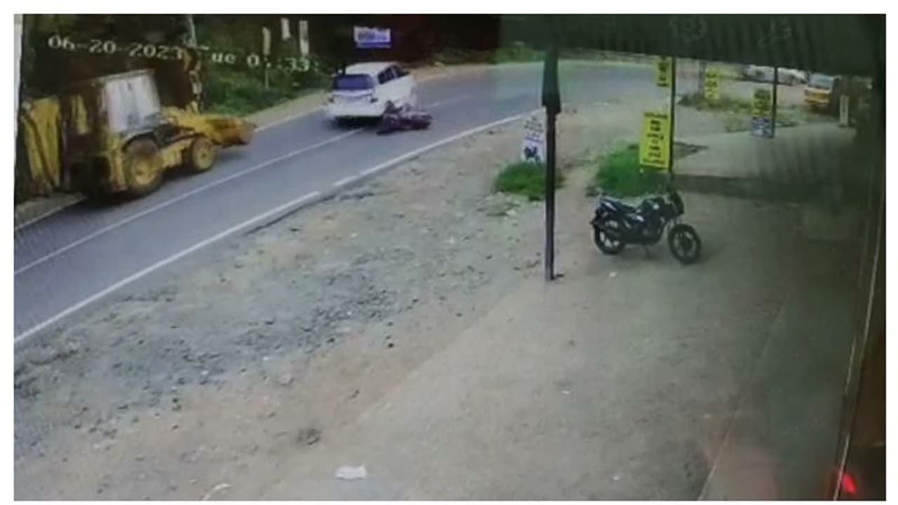 ഇന്നോവ കാറും ബൈക്കും കൂട്ടിയിടിച്ചു; മലപ്പുറത്ത് യുവാവിന് ദാരുണാന്ത്യം