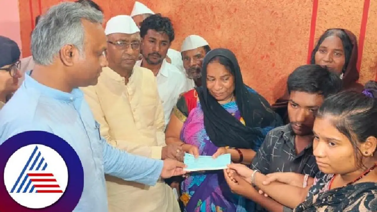 ಮರಳು ಮಾಫಿಯಾಗೆ ಬಲಿಯಾದ ಪೊಲೀಸ್ ಪೇದೆ‌ ಮನೆಗೆ‌ ಸಚಿವ ಪ್ರಿಯಾಂಕ ಖರ್ಗೆ ಭೇಟಿ 