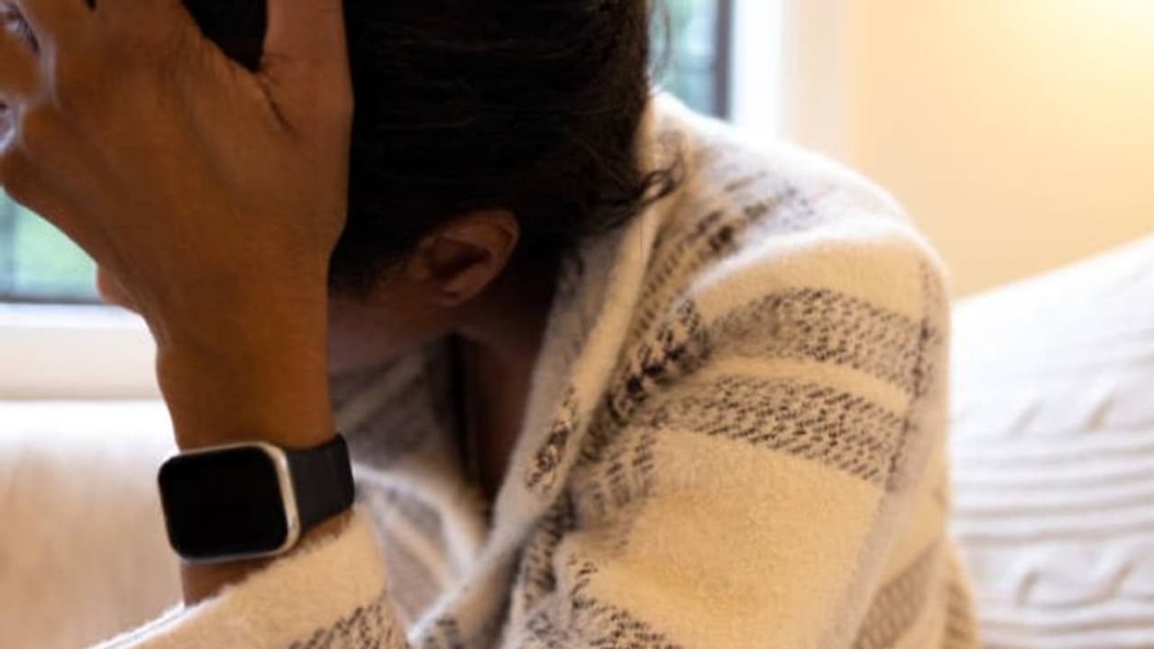 'മൂഡ് സ്വിംഗ്സ്' പരിഹരിക്കാൻ ശ്രമിക്കാം; ഇതാ ചില ടിപ്സ്...