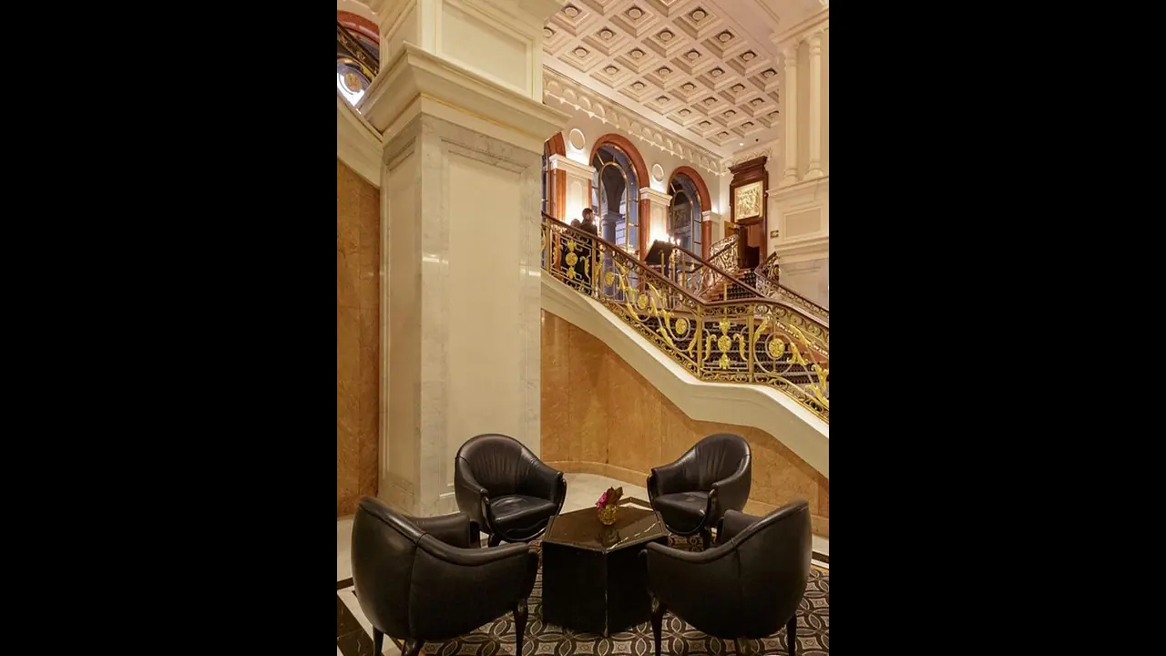 ದೆಹಲಿ ಫೈವ್ ಸ್ಟಾರ್ ಹೊಟೆಲ್ನಲ್ಲಿ 2 ವರ್ಷ ವಾಸ, 58 ಲಕ್ಷ ರೂಪಾಯಿ ಬಿಲ್ ಬಾಕಿ ಉಳಿಸಿ ಪರಾರಿ! ದೆಹಲಿ ಫೈವ್ ಸ್ಟಾರ್ ಹೊಟೆಲ್ನಲ್ಲಿ 2 ವರ್ಷ ವಾಸ, 58 ಲಕ್ಷ ರೂಪಾಯಿ ಬಿಲ್ ಬಾಕಿ ಉಳಿಸಿ ಪರಾರಿ!