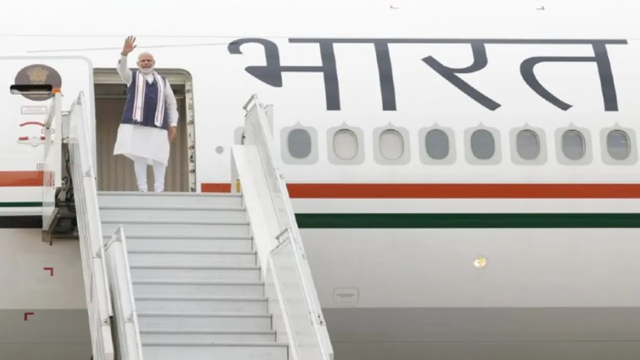 14:37 மணி நேர பயணத்தில் நியூயார்க் விமான நிலையத்தை சென்றடைந்த பிரதமர் மோடி! 14:37 மணி நேர பயணத்தில் நியூயார்க் விமான நிலையத்தை சென்றடைந்த பிரதமர் மோடி!