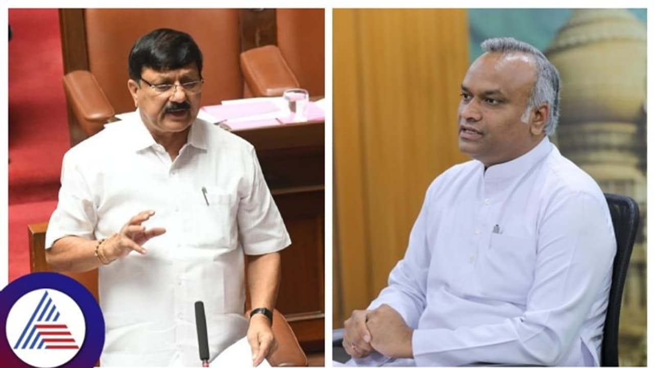 ಶ್ರಮಜೀವಿಗಳ ಬೆವರಲ್ಲಿ ಬಿಟ್ಟಿ ತಿಂದವರ ಚರ್ಮ ಬೆಳ್ಳಗಿರಬಹುದು: ಆರಗ ಹೇಳಿಕೆಗೆ ಪ್ರಿಯಾಂಕ್ ತಿರುಗೇಟು ಶ್ರಮಜೀವಿಗಳ ಬೆವರಲ್ಲಿ ಬಿಟ್ಟಿ ತಿಂದವರ ಚರ್ಮ ಬೆಳ್ಳಗಿರಬಹುದು: ಆರಗ ಹೇಳಿಕೆಗೆ ಪ್ರಿಯಾಂಕ್ ತಿರುಗೇಟು