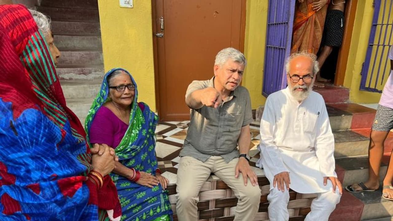 ದುರಂತದ ನಡುವೆ ಕುದುರಿದ ಲಕ್, ಪುಟ್ಟ ಗ್ರಾಮ ಬಹನಗಾ ಅಭಿವೃದ್ಧಿಗೆ 2 ಕೋಟಿ ಪ್ಯಾಕೇಜ್! ದುರಂತದ ನಡುವೆ ಕುದುರಿದ ಲಕ್, ಪುಟ್ಟ ಗ್ರಾಮ ಬಹನಗಾ ಅಭಿವೃದ್ಧಿಗೆ 2 ಕೋಟಿ ಪ್ಯಾಕೇಜ್!