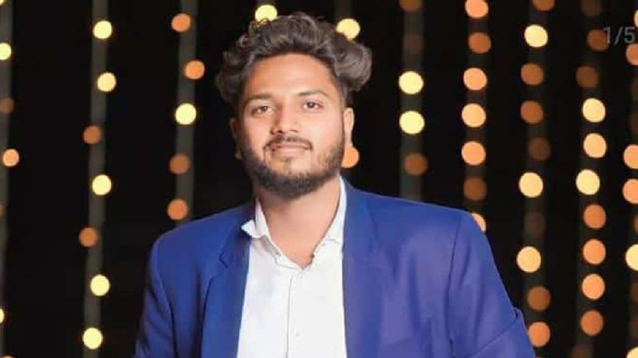 Chikkamagaluru: ಲಾರಿ ಬೈಕ್ ನಡುವೆ ಮುಖಾಮುಖಿ ಡಿಕ್ಕಿ, ಸವಾರರಿಬ್ಬರು ಸ್ಥಳದಲ್ಲೇ ಸಾವು Chikkamagaluru: ಲಾರಿ ಬೈಕ್ ನಡುವೆ ಮುಖಾಮುಖಿ ಡಿಕ್ಕಿ, ಸವಾರರಿಬ್ಬರು ಸ್ಥಳದಲ್ಲೇ ಸಾವು