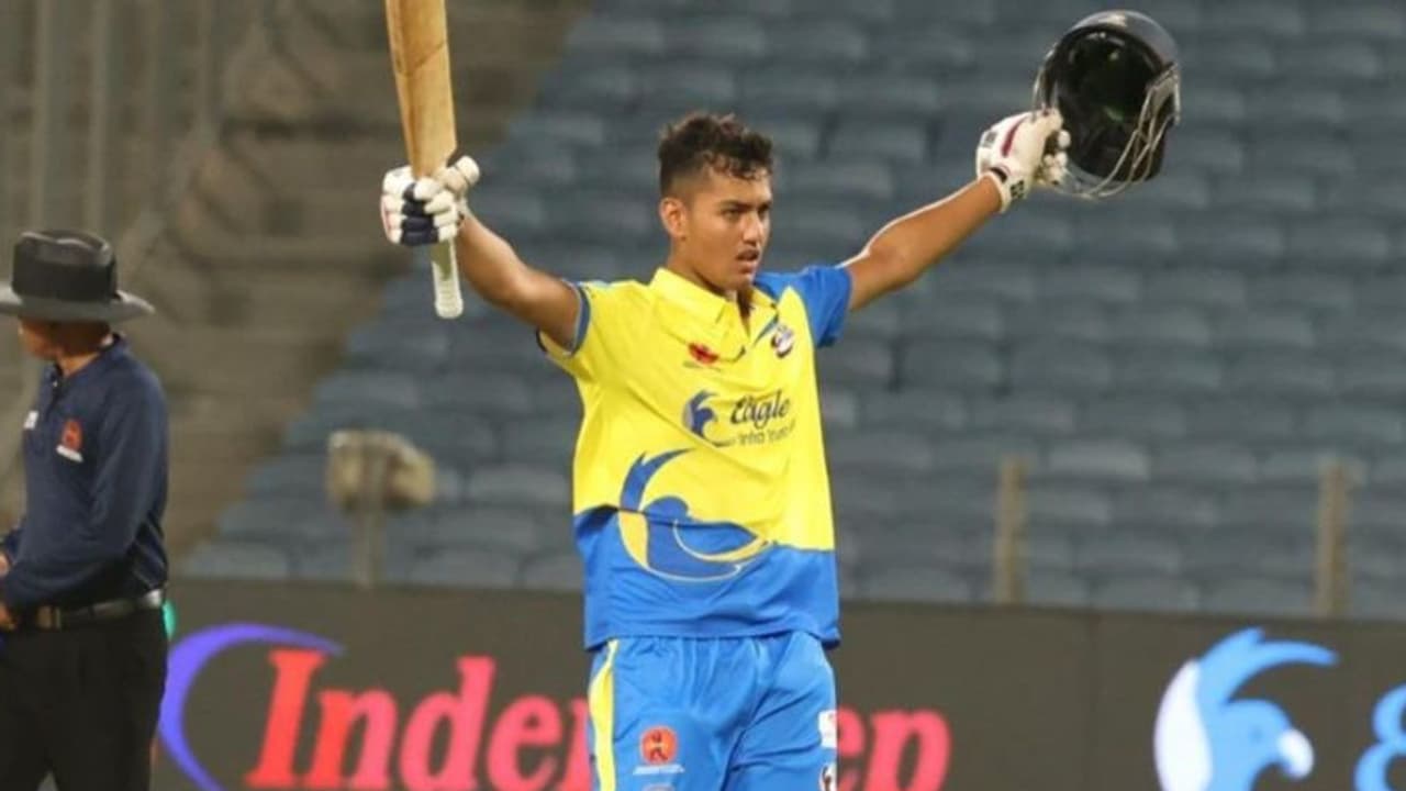 13 சிக்ஸர், 3 பவுண்டரி, 4 விக்கெட், புனேரி அணியை விரட்டி விரட்டி அடித்த 18 வயது வீரர் அர்சின் குல்கர்னி! 13 சிக்ஸர், 3 பவுண்டரி, 4 விக்கெட், புனேரி அணியை விரட்டி விரட்டி அடித்த 18 வயது வீரர் அர்சின் குல்கர்னி!