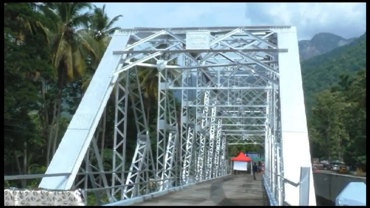 கோவையில் வரலாற்று சின்னமாக அறிவிக்கப்பட்ட 100 ஆண்டுகள் பலமையான தூரி பாலம் கோவையில் வரலாற்று சின்னமாக அறிவிக்கப்பட்ட 100 ஆண்டுகள் பலமையான தூரி பாலம்