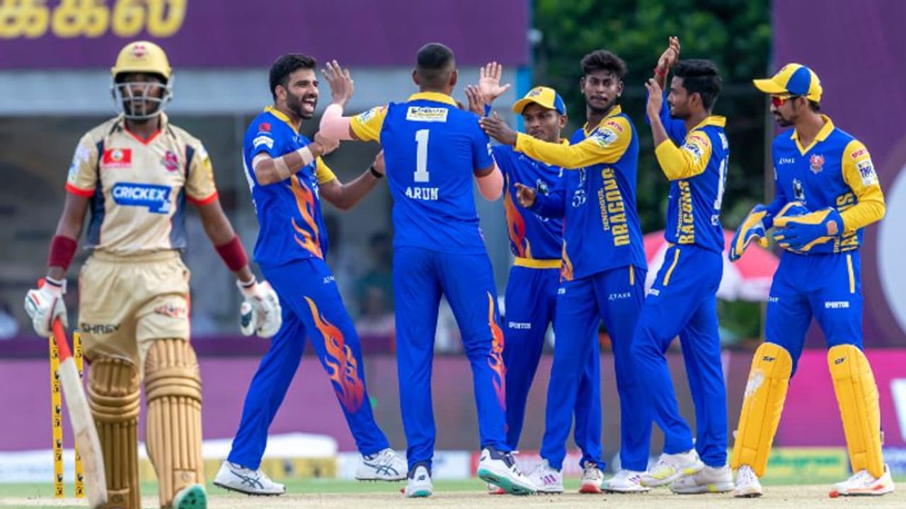 1 ரன் வித்தியாசத்தில் த்ரில் வெற்றி பெற்ற திண்டுக்கல் டிராகன்ஸ்! 1 ரன் வித்தியாசத்தில் த்ரில் வெற்றி பெற்ற திண்டுக்கல் டிராகன்ஸ்!