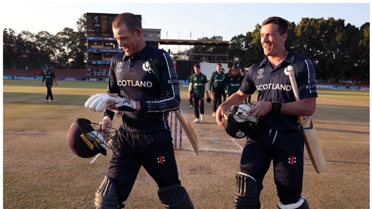 അവസാന പന്തിലും ആവേശം! ത്രില്ലറില് സ്കോട്ലന്ഡിന് ജയം; അയര്ലന്ഡിന്റെ ലോകകപ്പ് സ്ഥാനം തുലാസില് അവസാന പന്തിലും ആവേശം! ത്രില്ലറില് സ്കോട്ലന്ഡിന് ജയം; അയര്ലന്ഡിന്റെ ലോകകപ്പ് സ്ഥാനം തുലാസില്