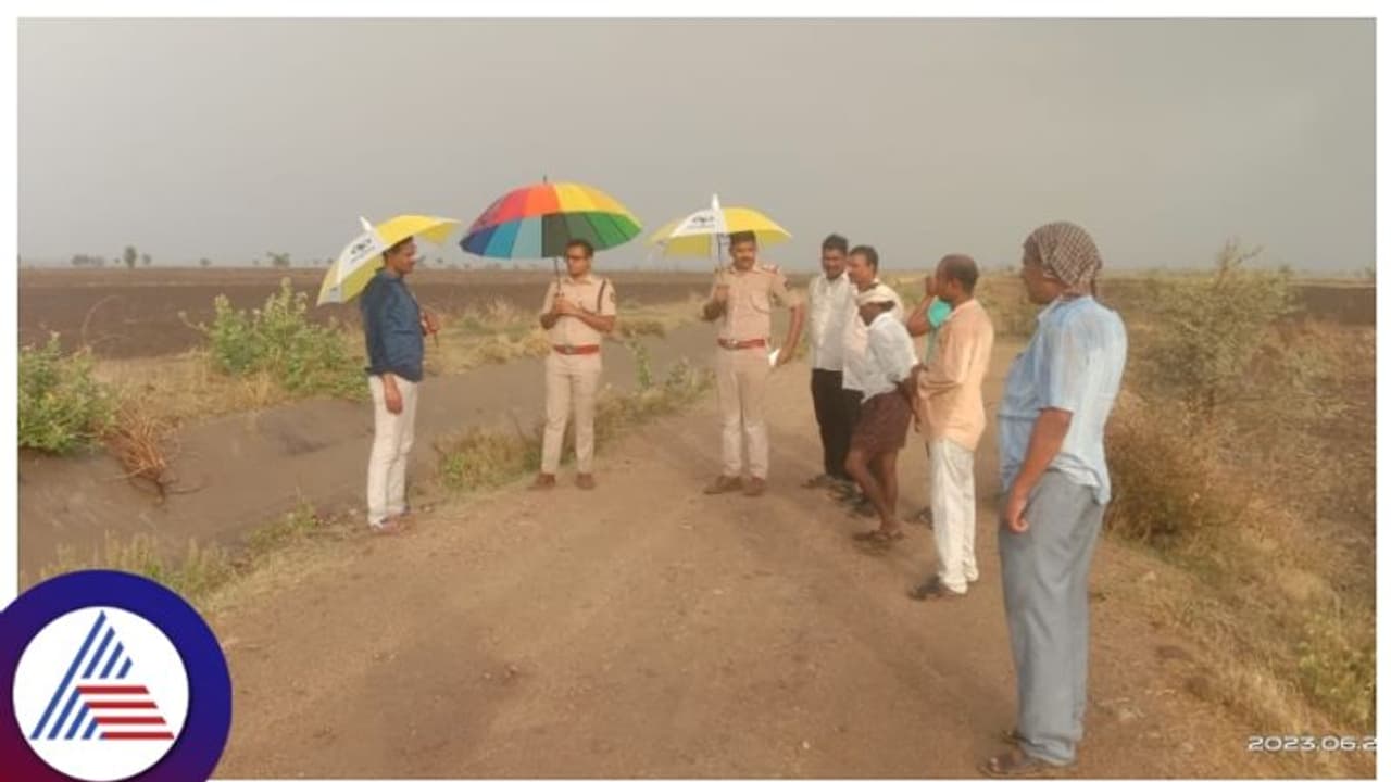 ರಾಯಚೂರು: ಚಾಕೊಲೇಟ್ ಆಸೆ ತೋರಿಸಿ 52 ವರ್ಷದ ಮುದುಕನಿಂದ 11 ವರ್ಷದ ಅಪ್ರಾಪ್ತೆಯ ಅತ್ಯಾಚಾರ! ರಾಯಚೂರು: ಚಾಕೊಲೇಟ್ ಆಸೆ ತೋರಿಸಿ 52 ವರ್ಷದ ಮುದುಕನಿಂದ 11 ವರ್ಷದ ಅಪ್ರಾಪ್ತೆಯ ಅತ್ಯಾಚಾರ!