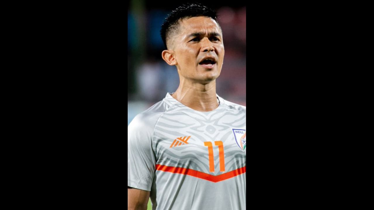 പ്രതിഷേധം ഫലം കാണുന്നു; ഇന്ത്യന്‍ ഫുട്ബോള്‍ ടീമിനെ ഏഷ്യന്‍ ഗെയിംസിനയച്ചേക്കും, നായകനാവുക ഛേത്രി