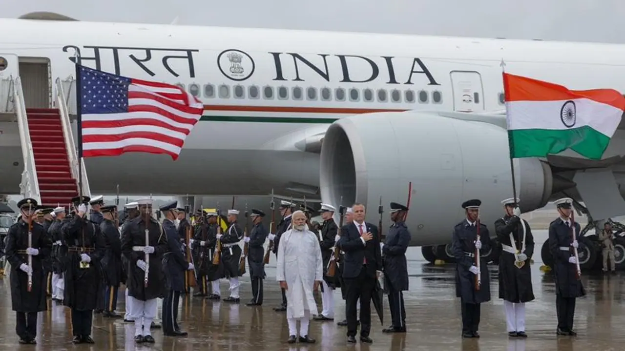 Modi US visit 2023: వాషింగ్టన్ డీసీకి చేరుకున్న ప్రధాని మోడీ.. జో బైడన్తో ద్వైపాక్షిక చర్చలు Modi US visit 2023: వాషింగ్టన్ డీసీకి చేరుకున్న ప్రధాని మోడీ.. జో బైడన్తో ద్వైపాక్షిక చర్చలు