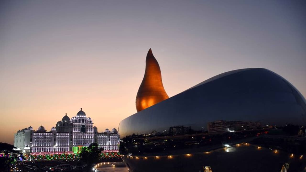 తెలంగాణ అమరవీరుల స్మారక చిహ్నాన్ని ప్రారంభించనున్న సీఎం కేసీఆర్.. ప్రత్యేకతలివే.. తెలంగాణ అమరవీరుల స్మారక చిహ్నాన్ని ప్రారంభించనున్న సీఎం కేసీఆర్.. ప్రత్యేకతలివే..