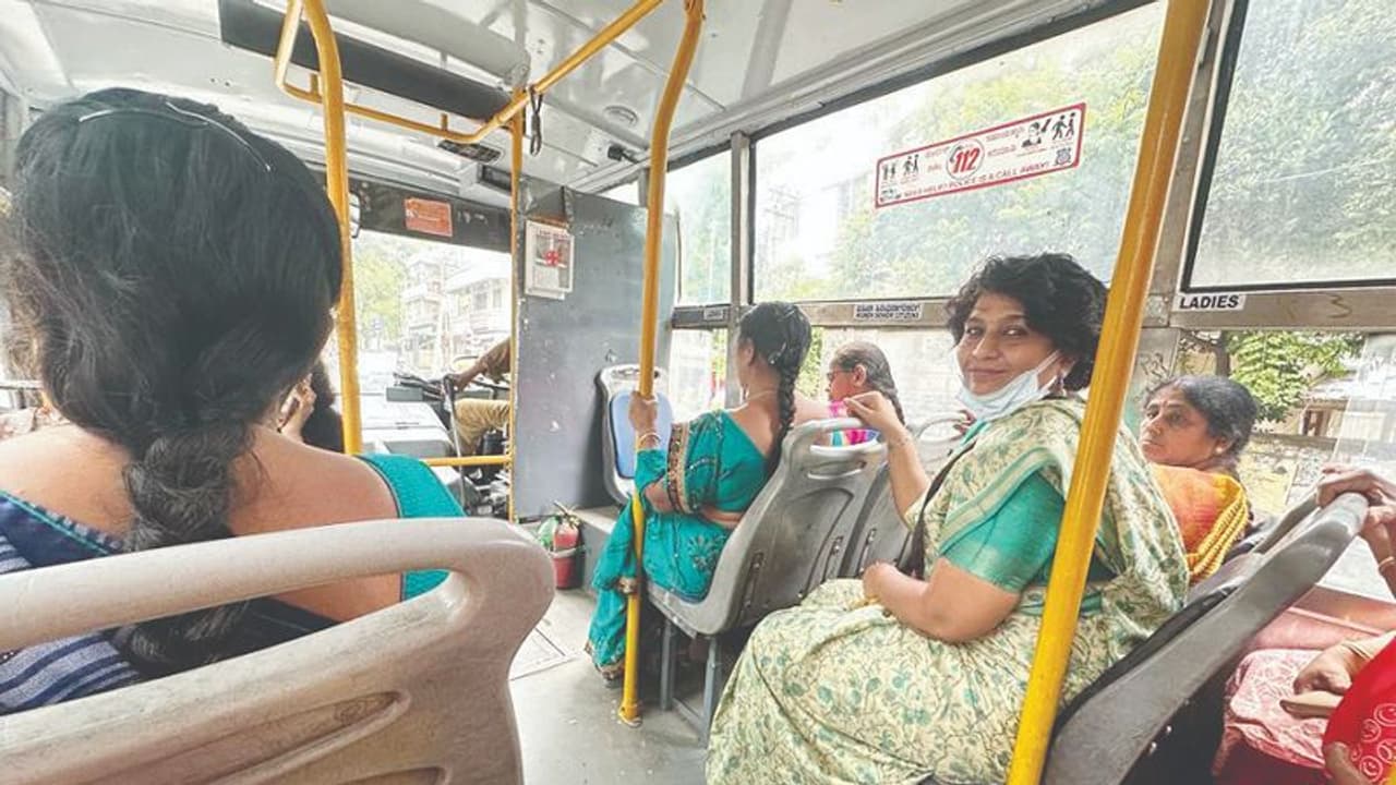 ಶಕ್ತಿ ಯೋಜನೆ: ಬಿಎಂಟಿಸಿ ಬಸ್ನಲ್ಲಿ ಎಂಡಿ ಜಿ.ಸತ್ಯವತಿ ರೌಂಡ್ಸ್ ಶಕ್ತಿ ಯೋಜನೆ: ಬಿಎಂಟಿಸಿ ಬಸ್ನಲ್ಲಿ ಎಂಡಿ ಜಿ.ಸತ್ಯವತಿ ರೌಂಡ್ಸ್