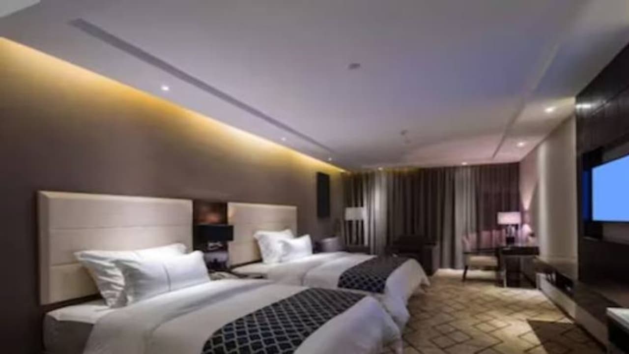 ആഡംബര ഹോട്ടലിൽ രണ്ട് വർഷം തങ്ങി, 58 ലക്ഷം രൂപ ബില്ലടയ്ക്കാതെ മുങ്ങി! ആഡംബര ഹോട്ടലിൽ രണ്ട് വർഷം തങ്ങി, 58 ലക്ഷം രൂപ ബില്ലടയ്ക്കാതെ മുങ്ങി!