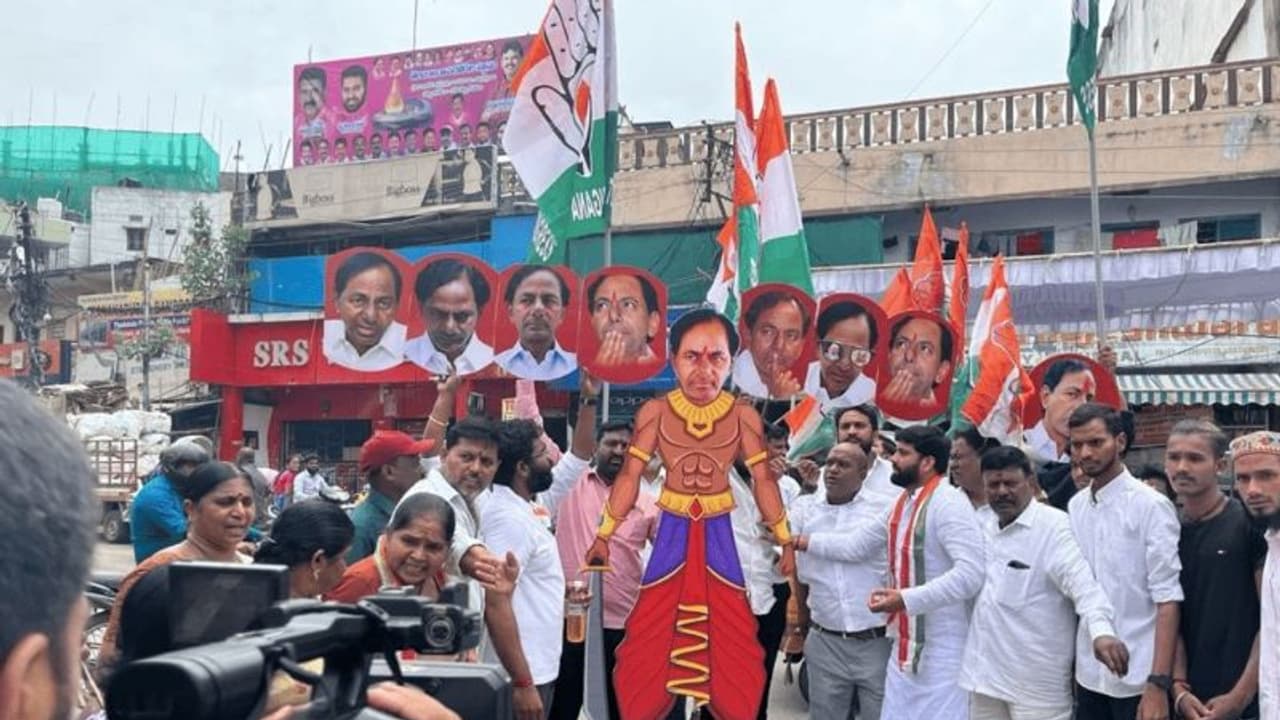 తెలంగాణ వ్యాప్తంగా కాంగ్రెస్ నిరసనలు.. పలువురు నేతల అరెస్టు తెలంగాణ వ్యాప్తంగా కాంగ్రెస్ నిరసనలు.. పలువురు నేతల అరెస్టు