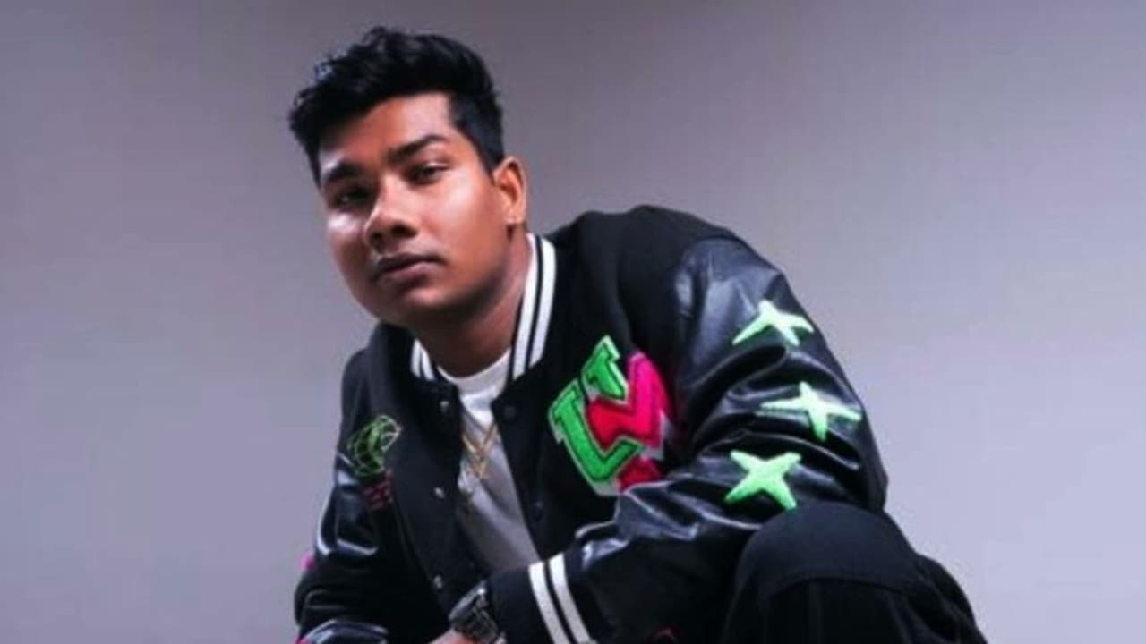 സിനിമാ സ്റ്റൈൽ നീക്കം; ഗായകനെ തട്ടിക്കൊണ്ടുപോയ സംഘത്തെ കാർ തടഞ്ഞ് പിടിച്ച് തമിഴ്‌നാട് പൊലീസ്