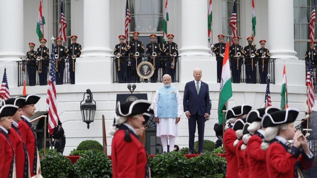 வெள்ளை மாளிகையில் பிரதமர் மோடி! 19 துப்பாக்கி குண்டுகள் முழங்க அரசு மரியாதையுடன் வரவேற்பு!