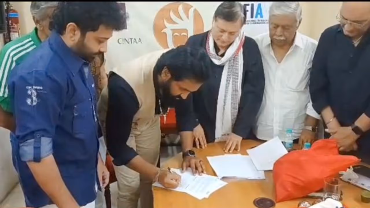 బాలీవుడ్ వాళ్ళకి కూడా 'మా' సభ్యత్వం.. ఆసక్తికర నిర్ణయం తీసుకున్న మంచు విష్ణు, వాళ్ళతో అగ్రిమెంట్ బాలీవుడ్ వాళ్ళకి కూడా 'మా' సభ్యత్వం.. ఆసక్తికర నిర్ణయం తీసుకున్న మంచు విష్ణు, వాళ్ళతో అగ్రిమెంట్