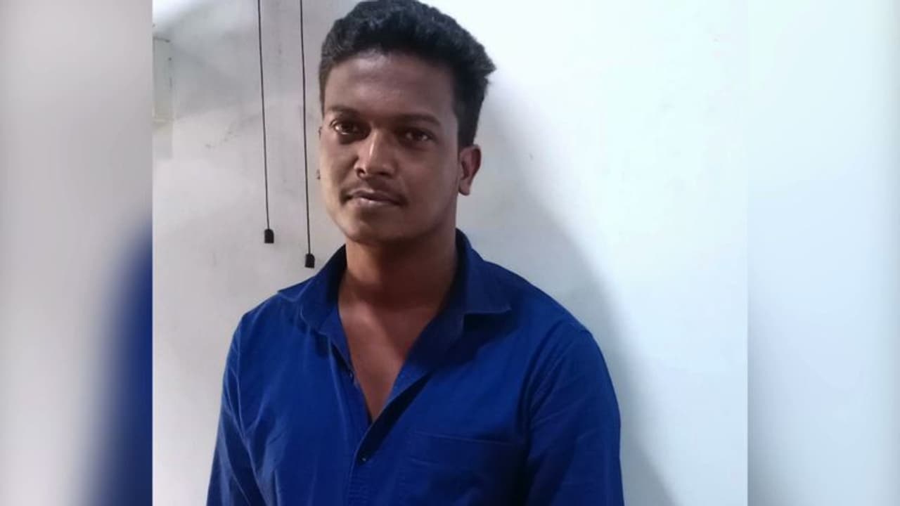 പെട്രോൾ അടിക്കാൻ താമസിച്ചു; ഇഞ്ചപ്പാറ കൈരളി ഫ്യൂവൽസിൽ അതിക്രമം, അറസ്റ്റ് പെട്രോൾ അടിക്കാൻ താമസിച്ചു; ഇഞ്ചപ്പാറ കൈരളി ഫ്യൂവൽസിൽ അതിക്രമം, അറസ്റ്റ്