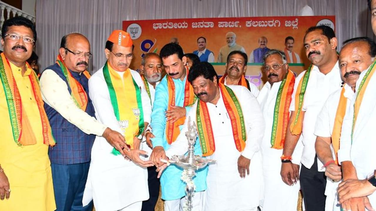 ಕಾಂಗ್ರೆಸ್‌ ಸರ್ಕಾರ ಜನರಿಗೆ 15 ಕೆಜಿ ಅಕ್ಕಿ ಕೊಡ​ಲಿ: ಕಟೀಲ್ ಆಗ್ರಹ