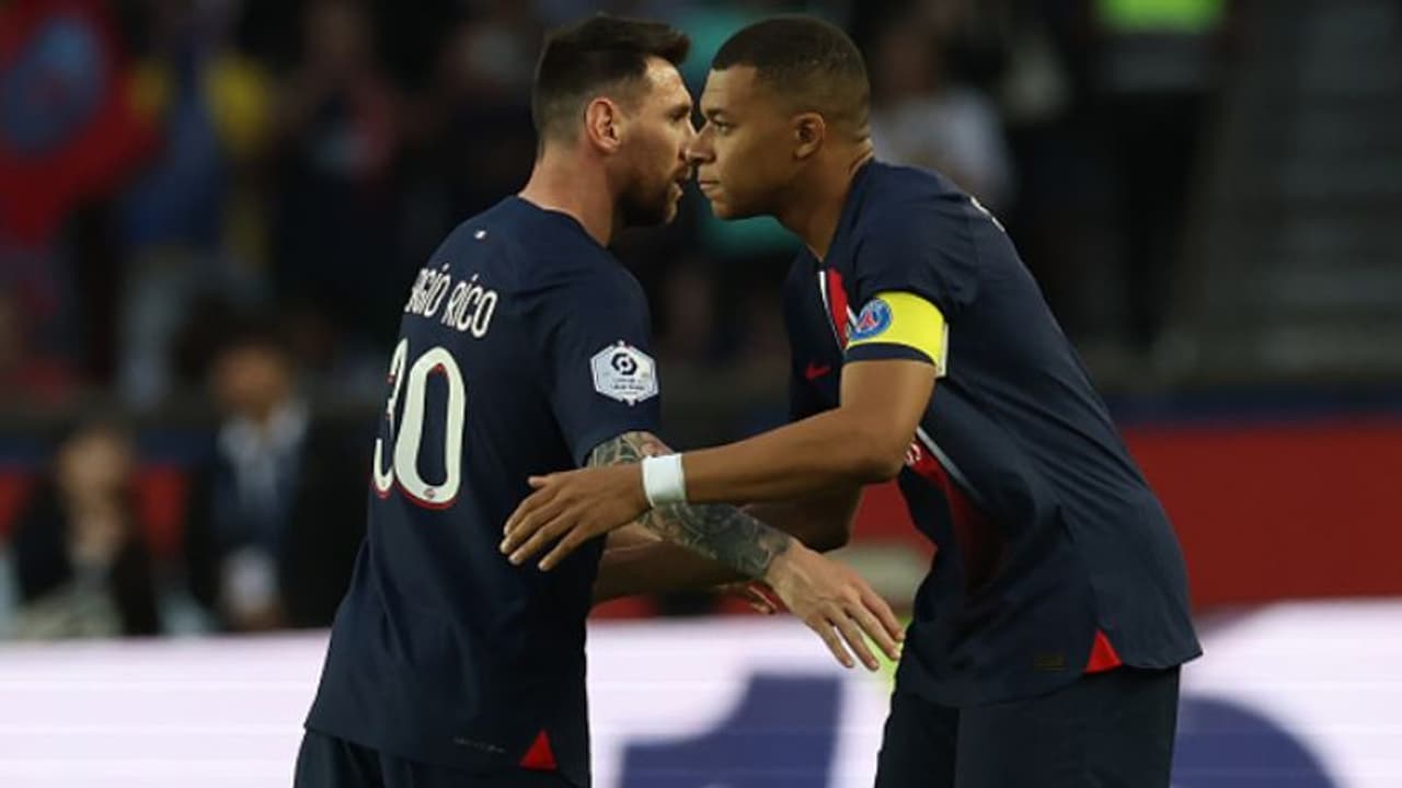 മെസിയെ കുള്ളനെന്ന് അധിക്ഷേപിച്ചും റൊണാൾഡോയെ G.O.A.T ആക്കിയും എംബാപ്പെയുടെ ട്വീറ്റ്; പിന്നാലെ വമ്പൻ ട്വിസ്റ്റ്