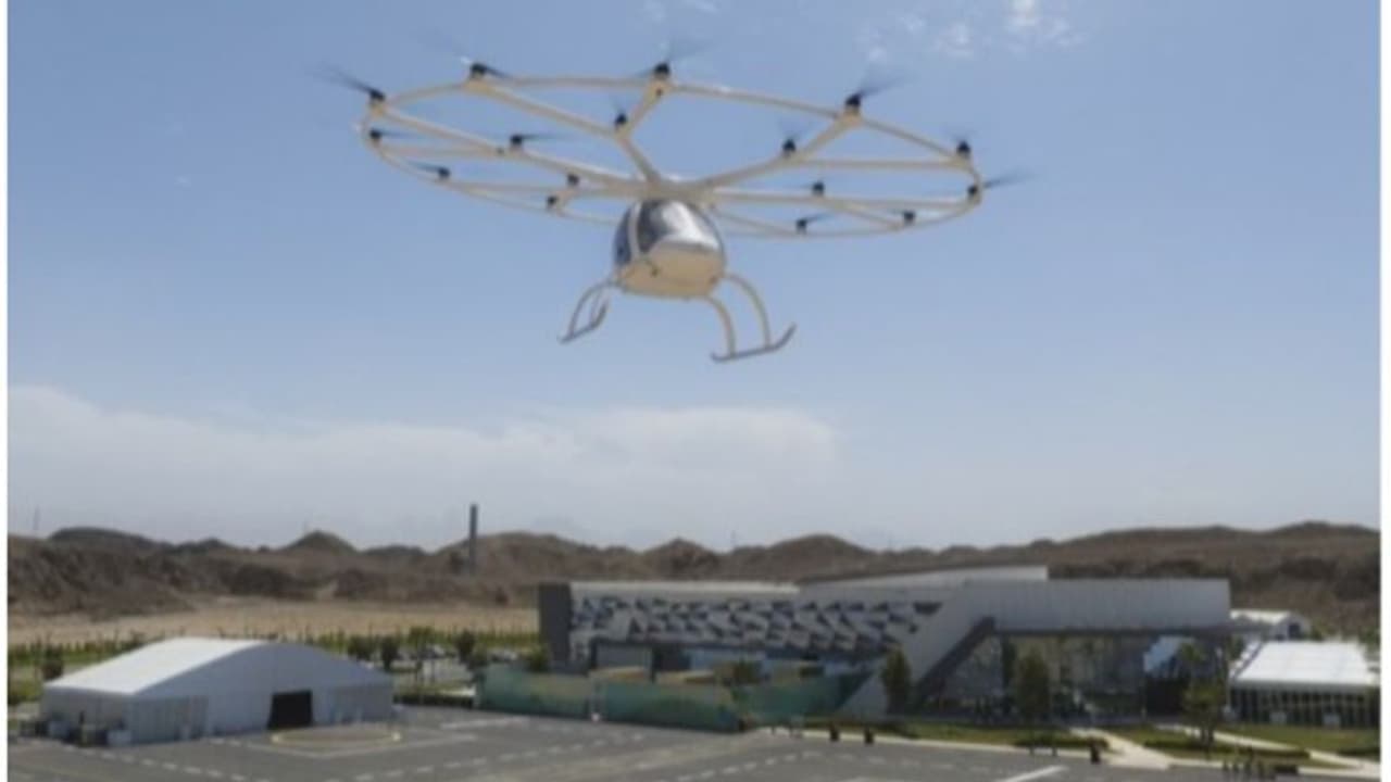 തിരക്കുണ്ടെങ്കില് വോളോകോപ്റ്റര് വരും; ഒന്നര വര്ഷത്തെ പരീക്ഷണം വിജയിപ്പിച്ച് സൗദി പുതിയ കുതിപ്പിനൊരുങ്ങുന്നു തിരക്കുണ്ടെങ്കില് വോളോകോപ്റ്റര് വരും; ഒന്നര വര്ഷത്തെ പരീക്ഷണം വിജയിപ്പിച്ച് സൗദി പുതിയ കുതിപ്പിനൊരുങ്ങുന്നു