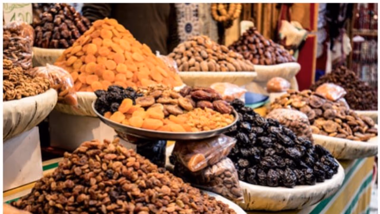 വയറിലെ കൊഴുപ്പ് കുറയ്ക്കാൻ സഹായിക്കുന്ന മൂന്ന് ഡ്രെെ ഫ്രൂ‌ട്ട്സുകൾ