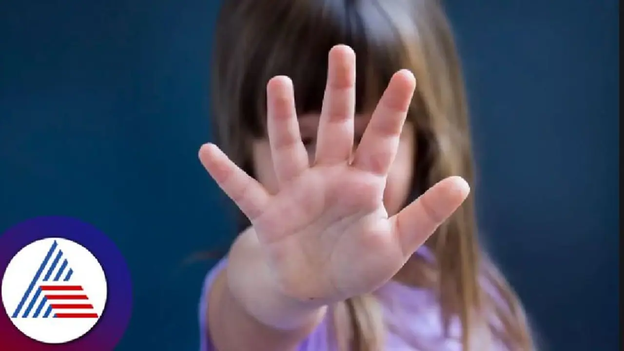 హైద్రాబాద్ తార్నాకలో దారుణం: లిఫ్టిచ్చి యువతిపై లైంగిక దాడి హైద్రాబాద్ తార్నాకలో దారుణం: లిఫ్టిచ్చి యువతిపై లైంగిక దాడి