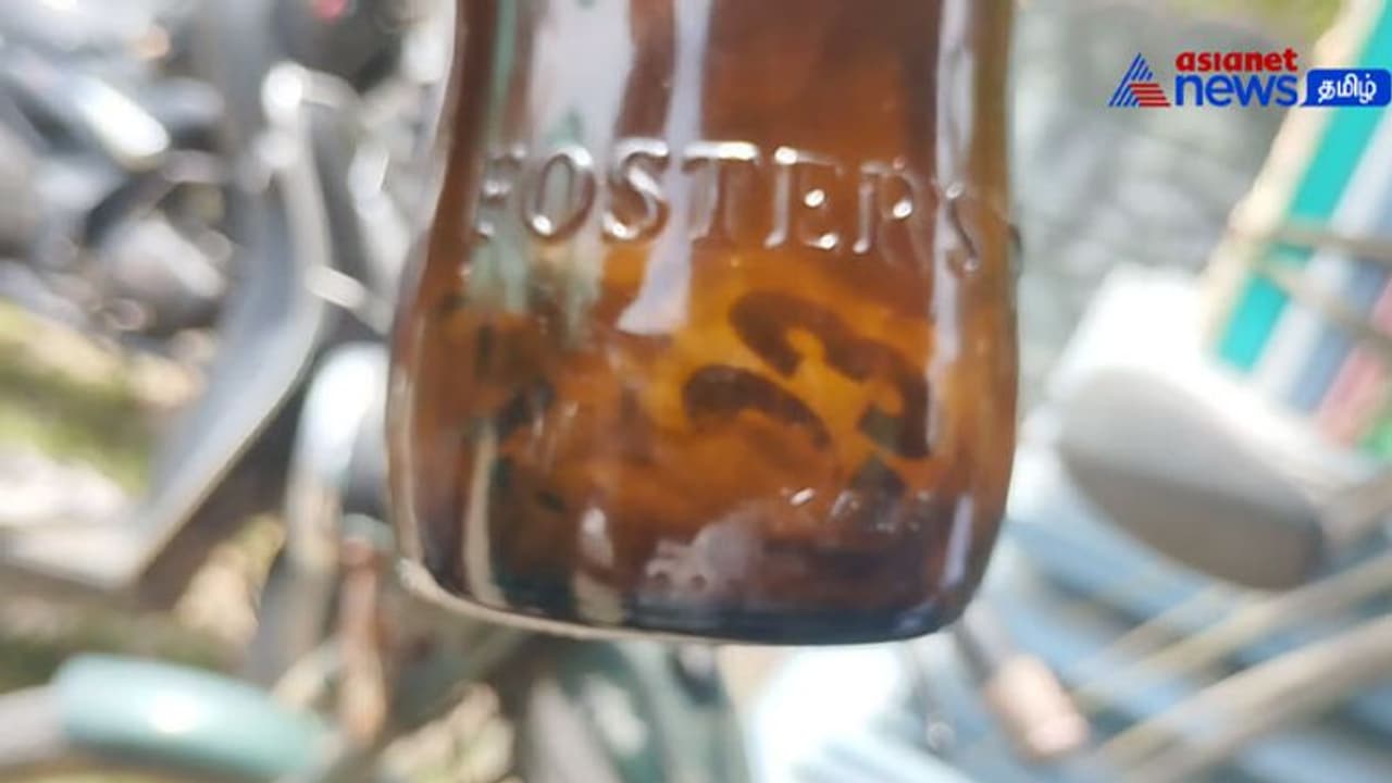 பீர் 2க்கு 1 இலவசம்! பீரில் கிடந்த அழுக்கு பேப்பர்! அப்படித்தான் இருக்கும் என ஊழியர் எகத்தாளம்! 
